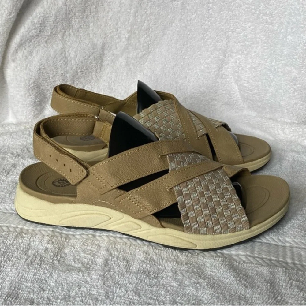 Earth Spirit Shoes Sandals Women’s Size 7 Open Toe Velcro Tan‎